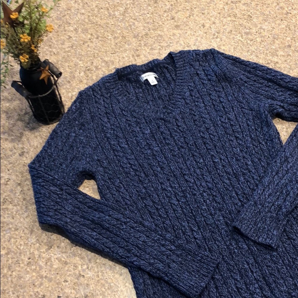 Croft & Barrow Women’s Small Blue V Neck Sweater